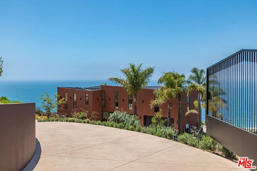 Photo of 4346 Avenida De La Encinal