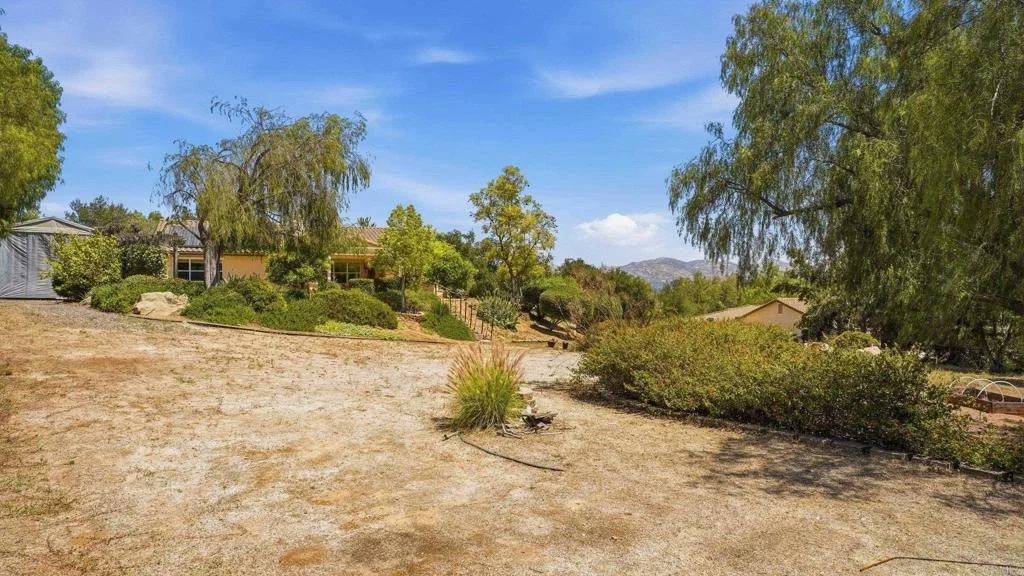 Photo of 2527 Southern Oak Road