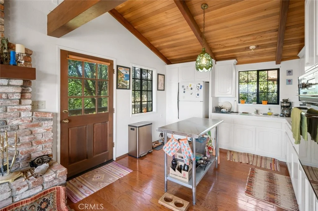 Photo of 1799 Saint Thomas Avenue