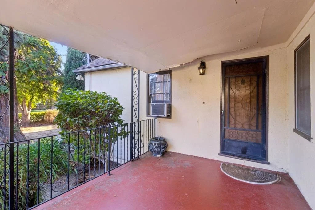 Photo of 1551 Walters Avenue