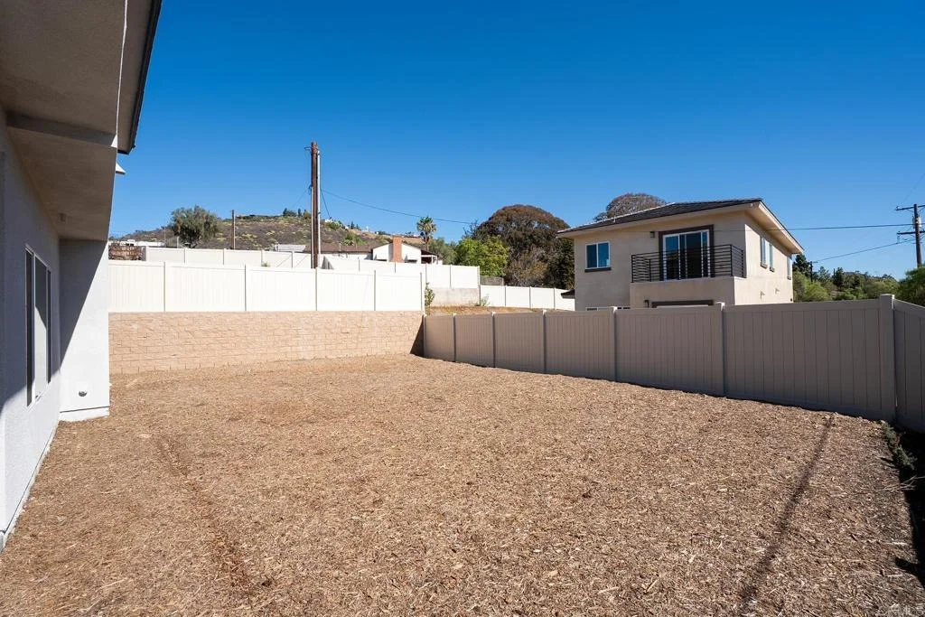 Photo of 3900 Rojo Tierra