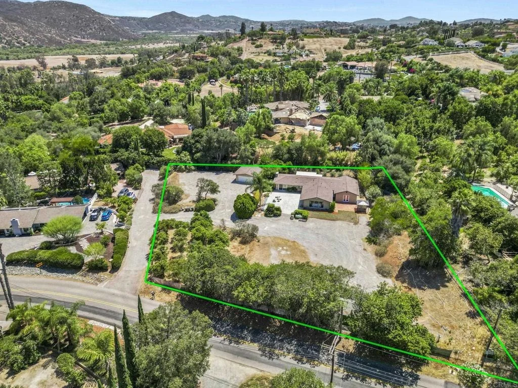 Photo of 3131 Summit Drive