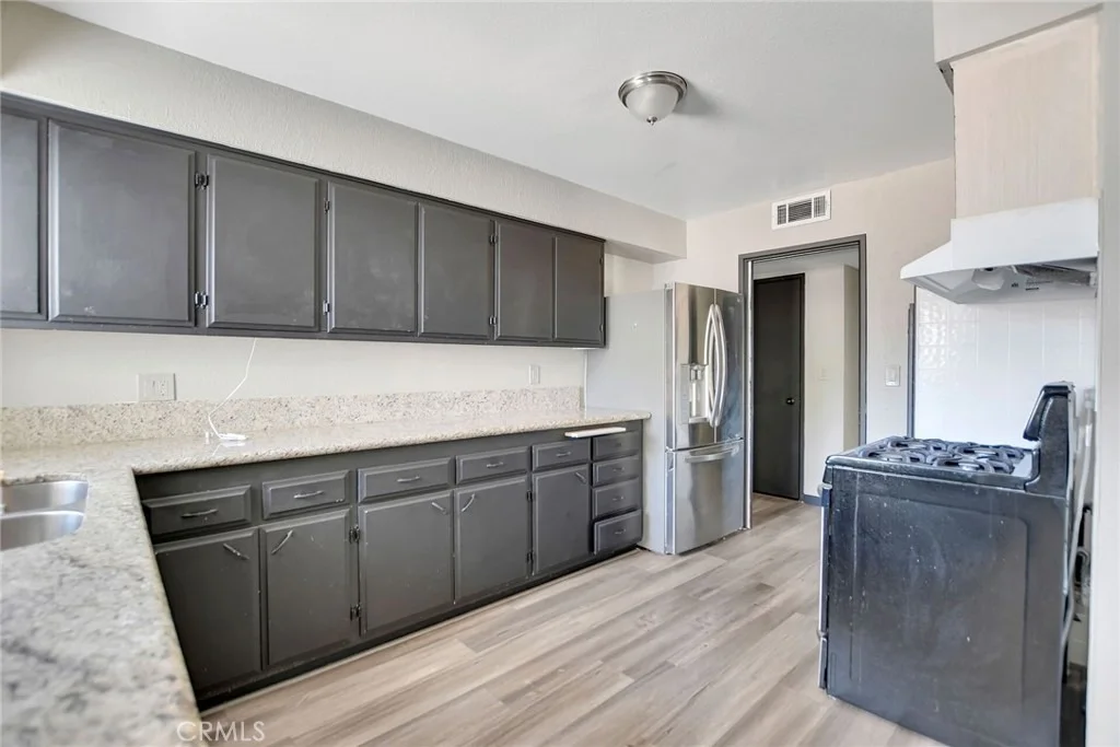 Photo of 27086 Wentworth Drive