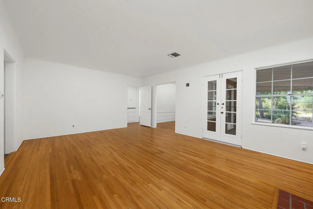 Photo of 321 S Griffith Park Drive