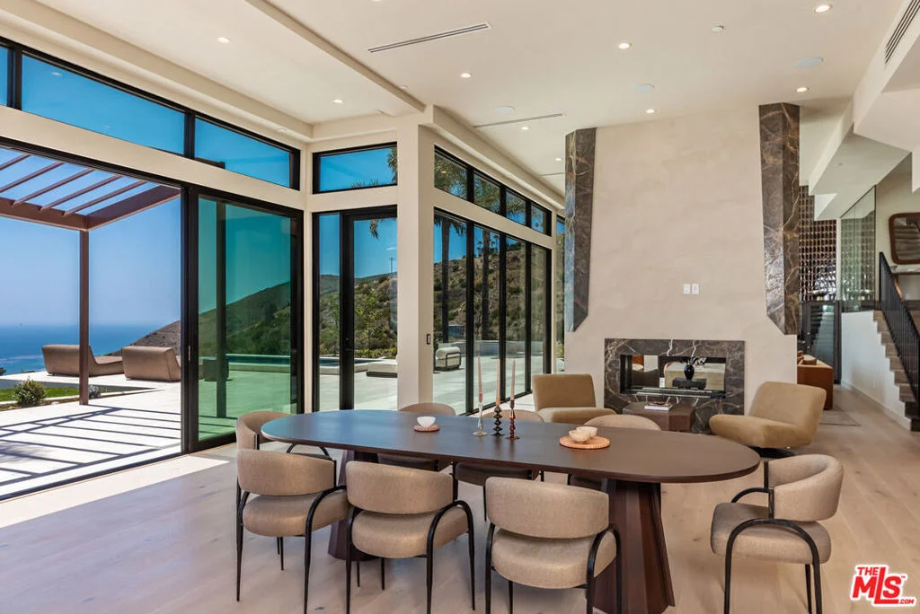 Photo of 4346 Avenida De La Encinal