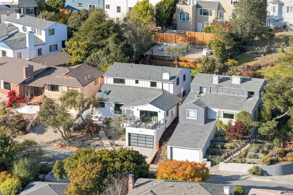 Photo of 515 Cragmont Ave