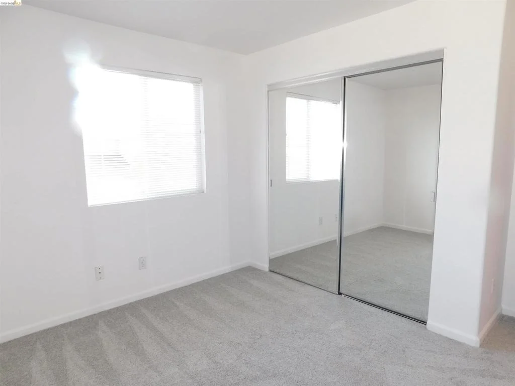 Photo of 639 Heritage Cir