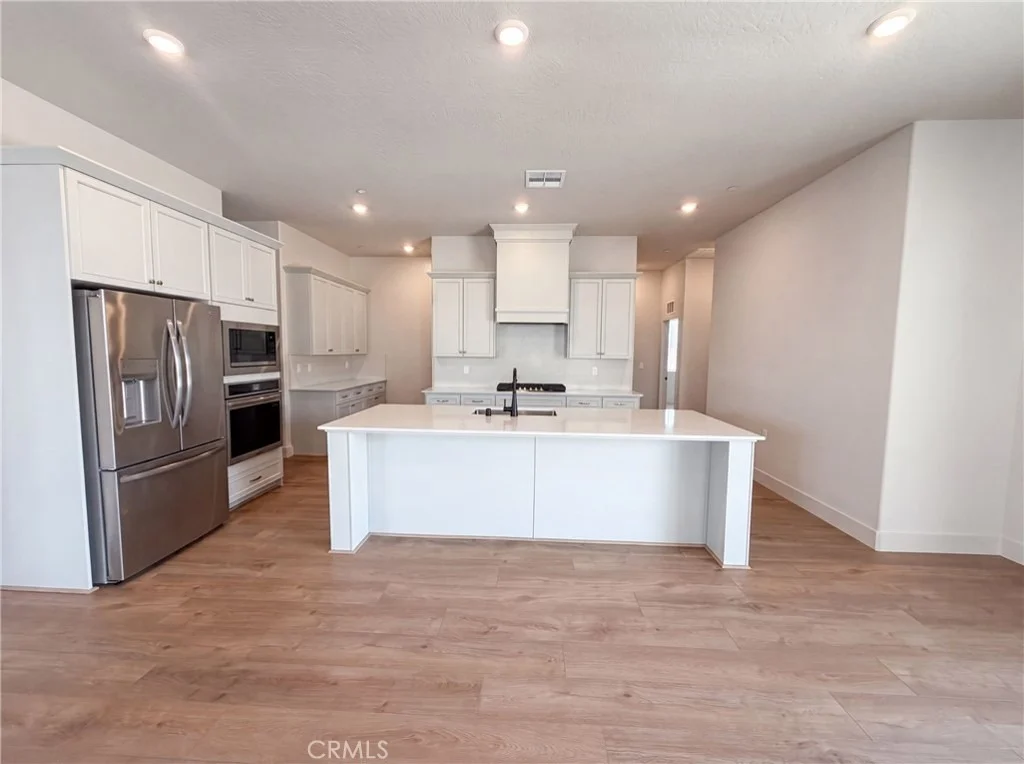 Photo of 2246 N Marion