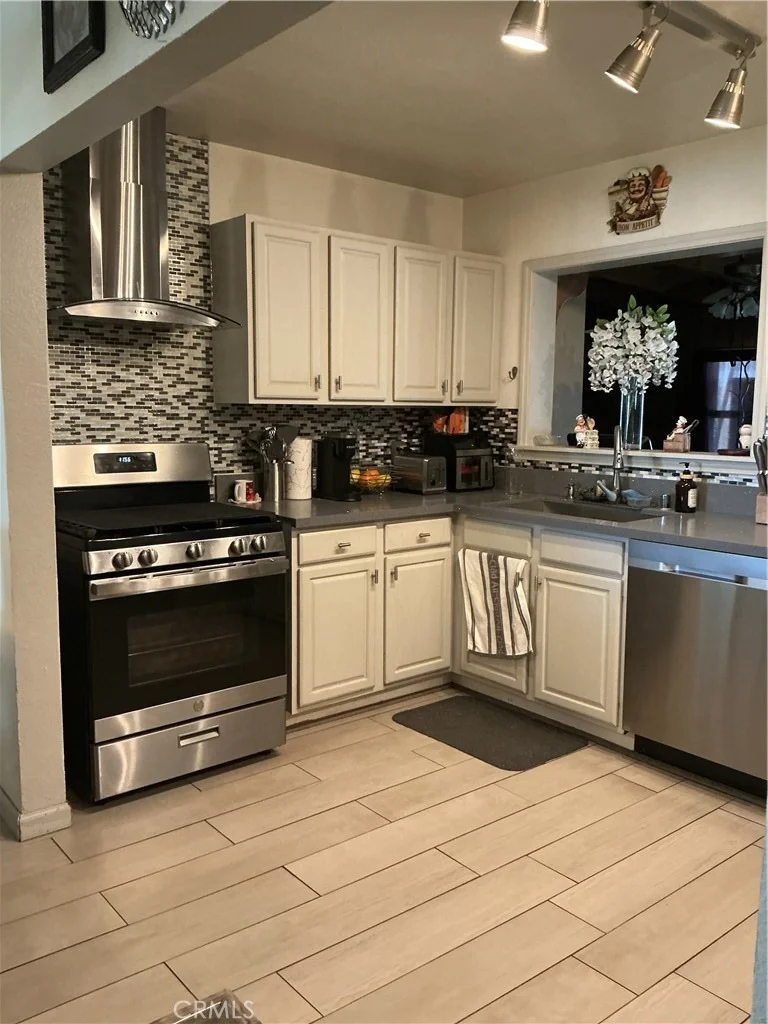 Photo of 17814 Terry Street