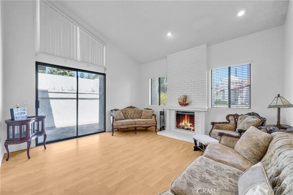 Photo of 451 Corte Rojo