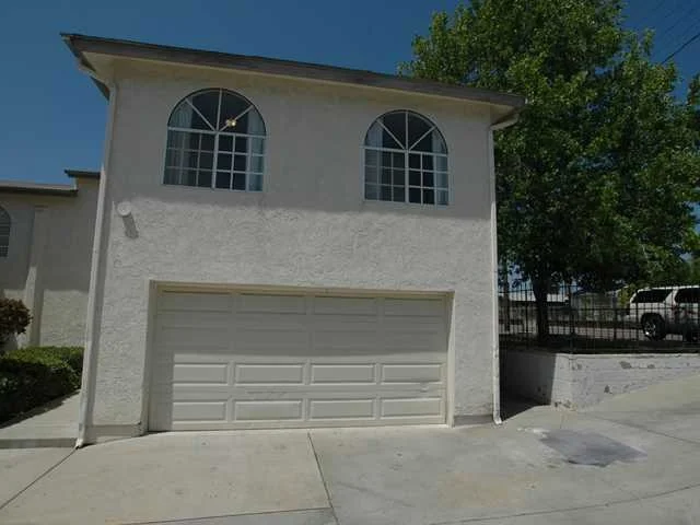 Photo of Unit 8 at 2560 BANCROFT Drive
