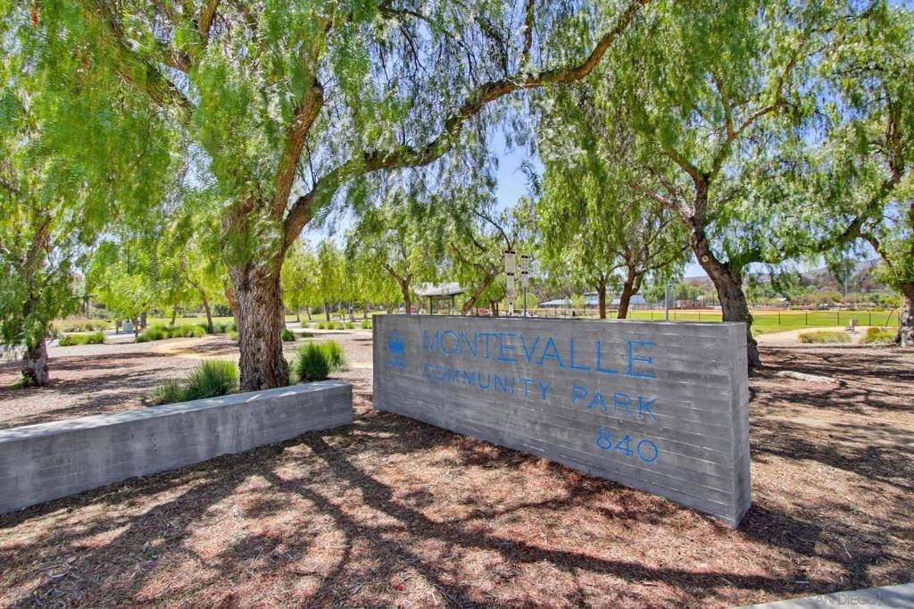 Photo of 866 Yosemite Dr