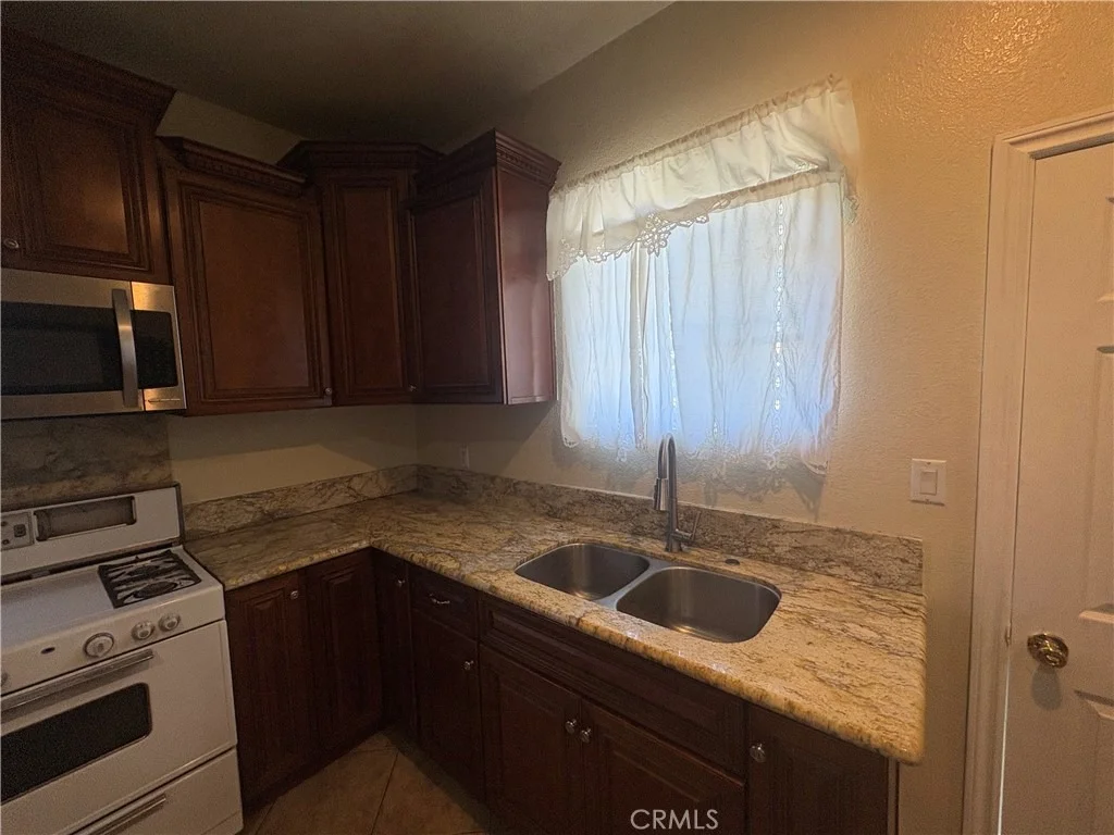 Photo of 3395 Franklin Avenue