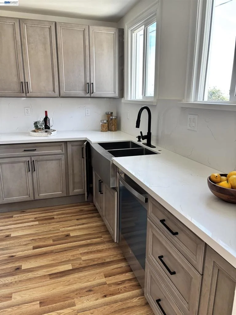 Photo of 2569 Maxwell Ave