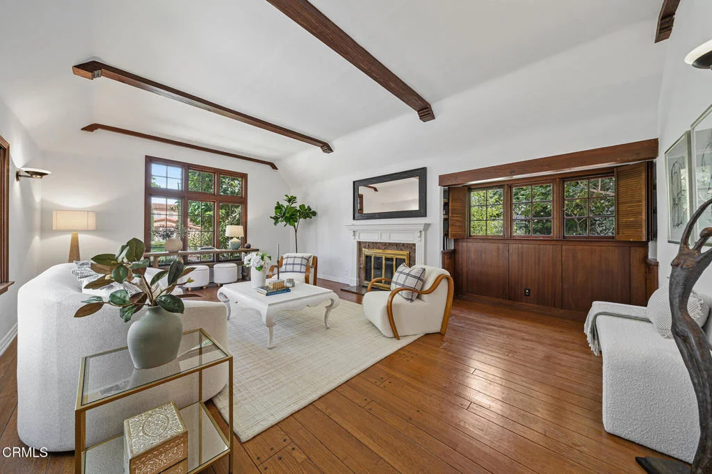 Photo of 1875 Alpine Drive