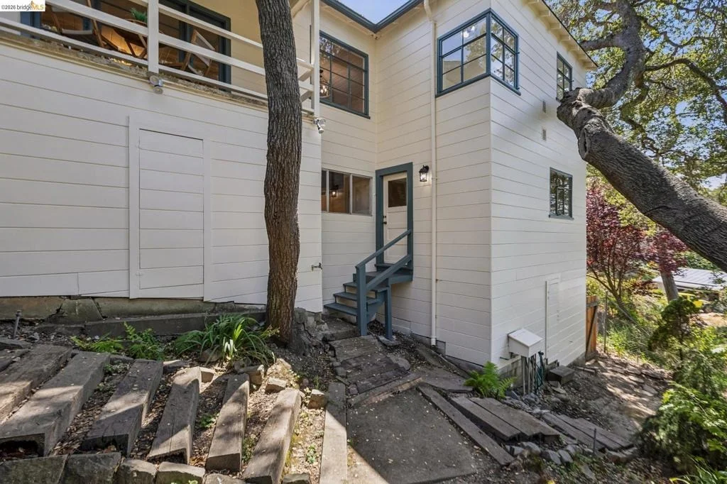 Photo of 2380 Leimert Blvd