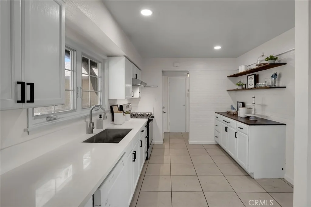 Photo of 7321 Colombia Drive