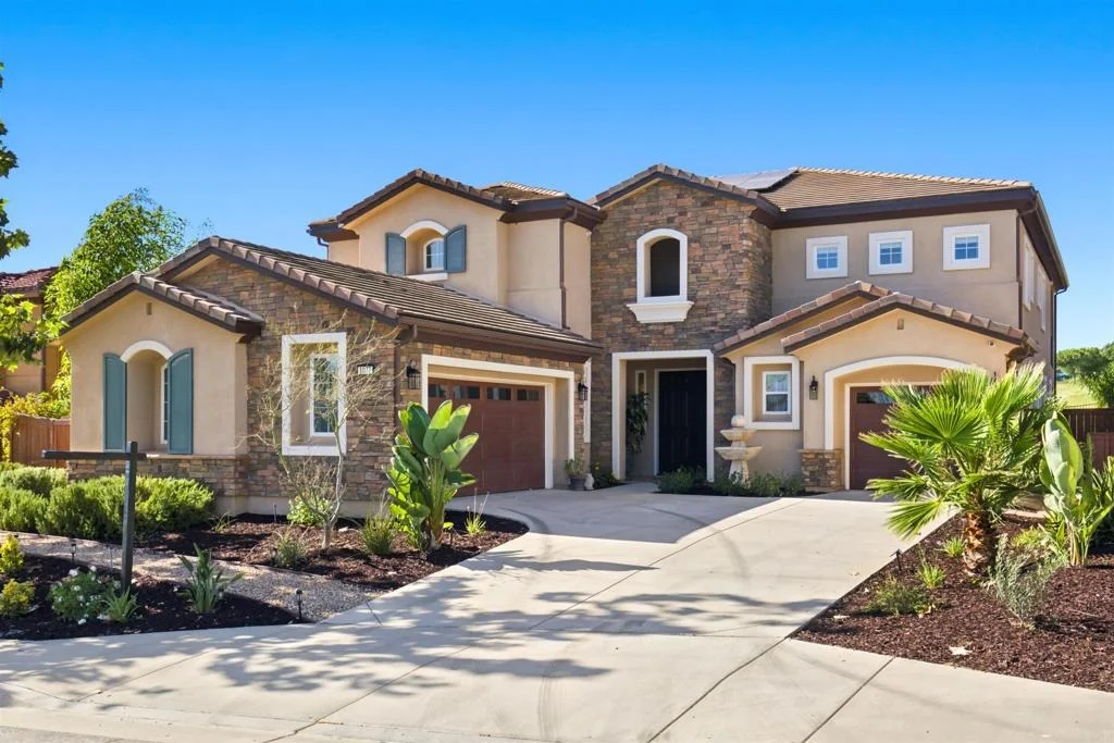 Photo of 1077 Village Drive