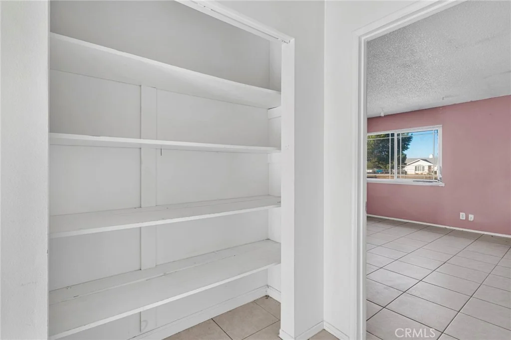 Photo of 17047 Eucalyptus Street