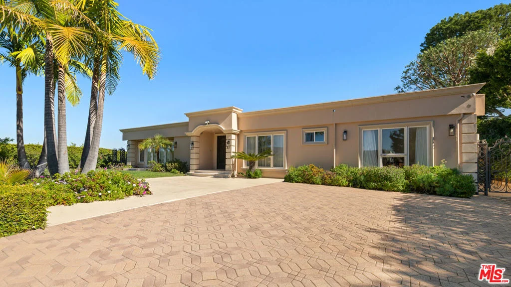 Photo of 435 Walker Drive