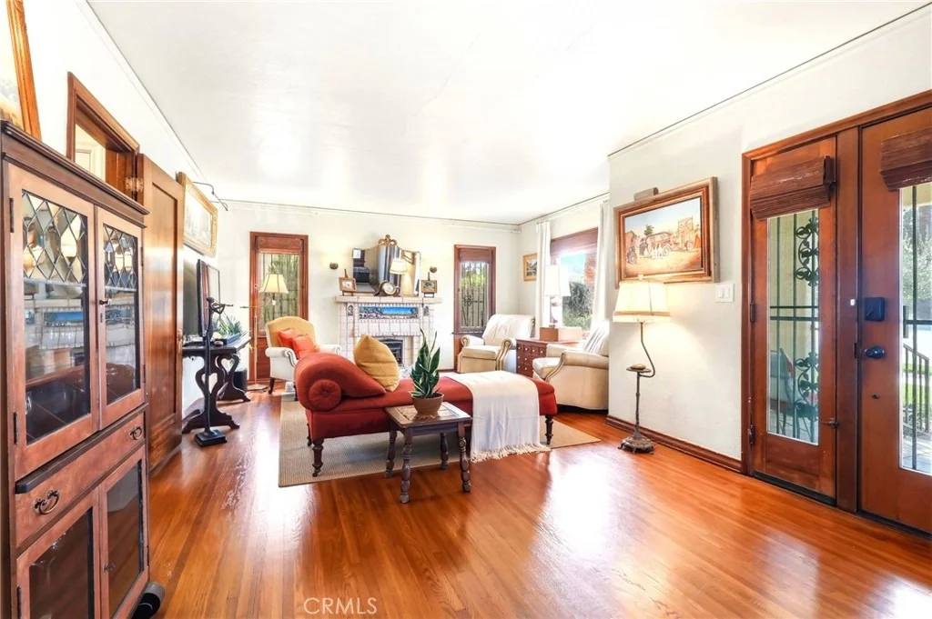 Photo of 18 W Cypress Avenue