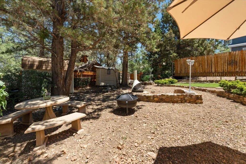 Photo of 819 Holmes Lane