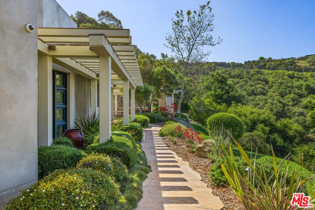 Photo of 892 Toro Canyon Road