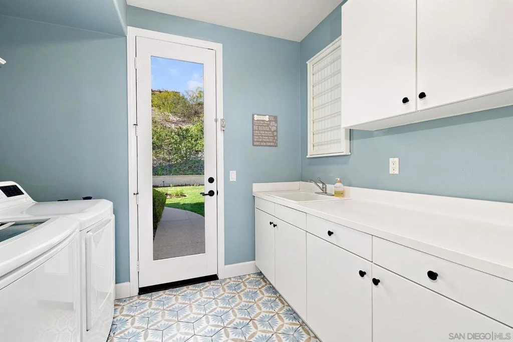 Photo of 7598 Circulo Sequoia