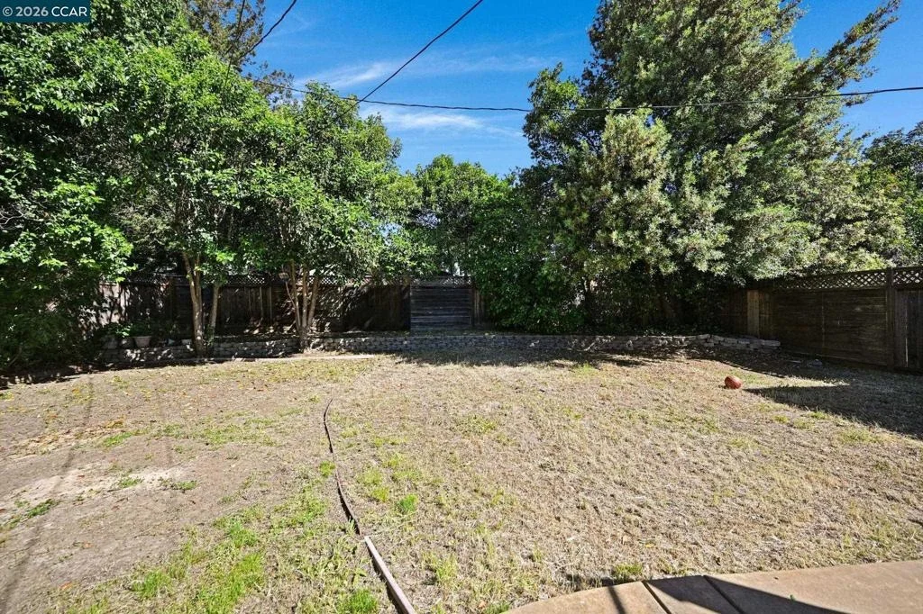 Photo of 1402 Canterbury Dr