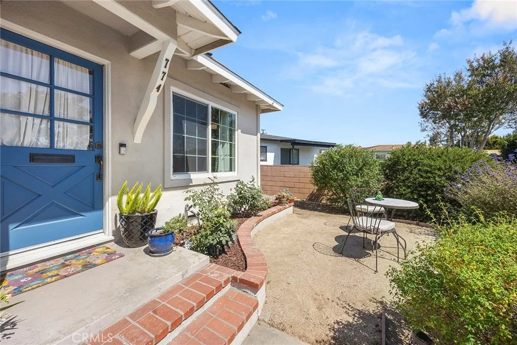 Photo of 774 N Victoria Drive