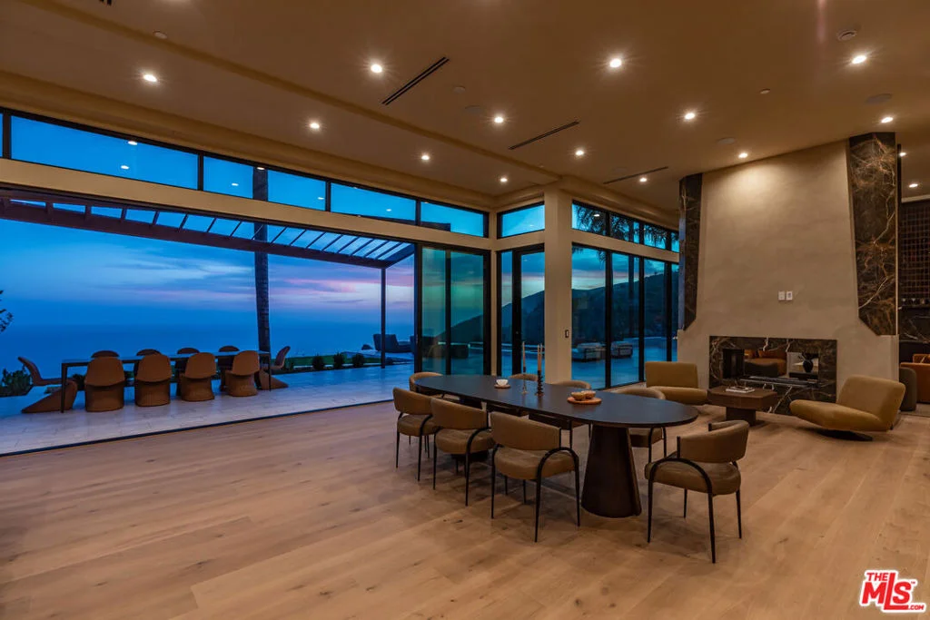Photo of 4346 Avenida De La Encinal