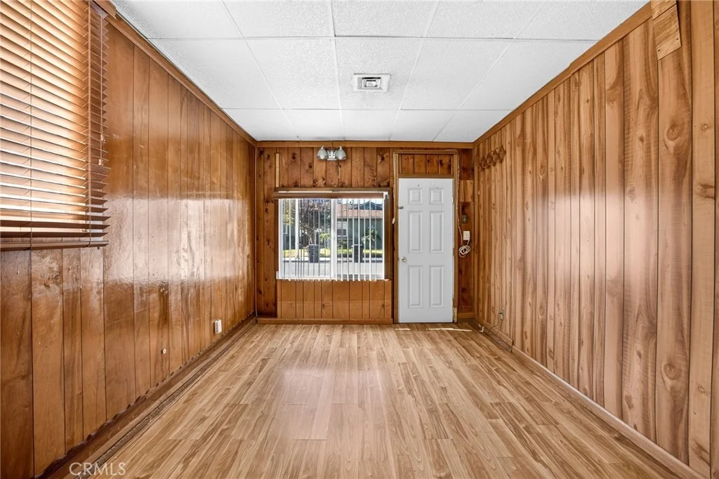 Photo of 10923 Belcher