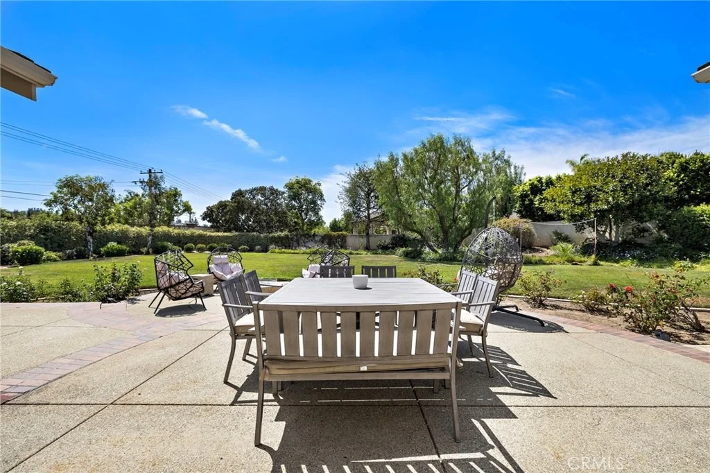 Photo of 1582 White Alder