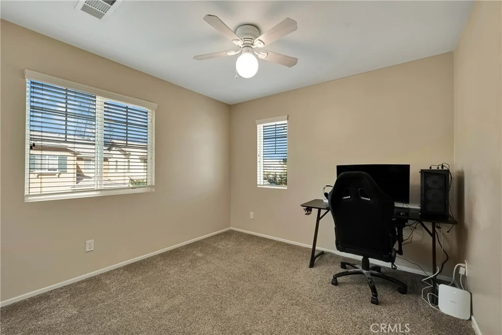 Photo of 1445 Chinaberry