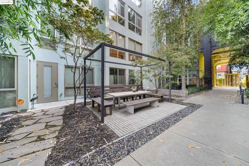 Photo of Unit 363 at 1201 Pine St