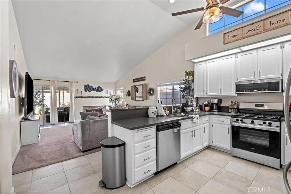 Photo of 10960 Larkspur