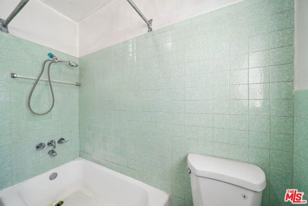 Photo of 601 W Arbutus Street