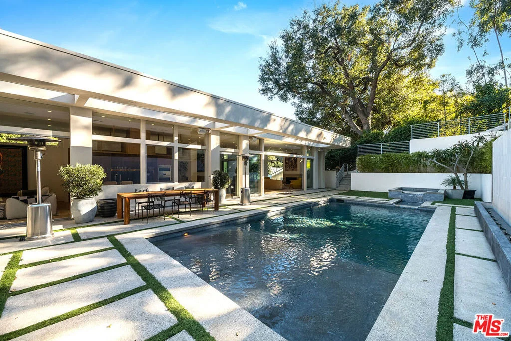 Photo of 2241 Bowmont Drive