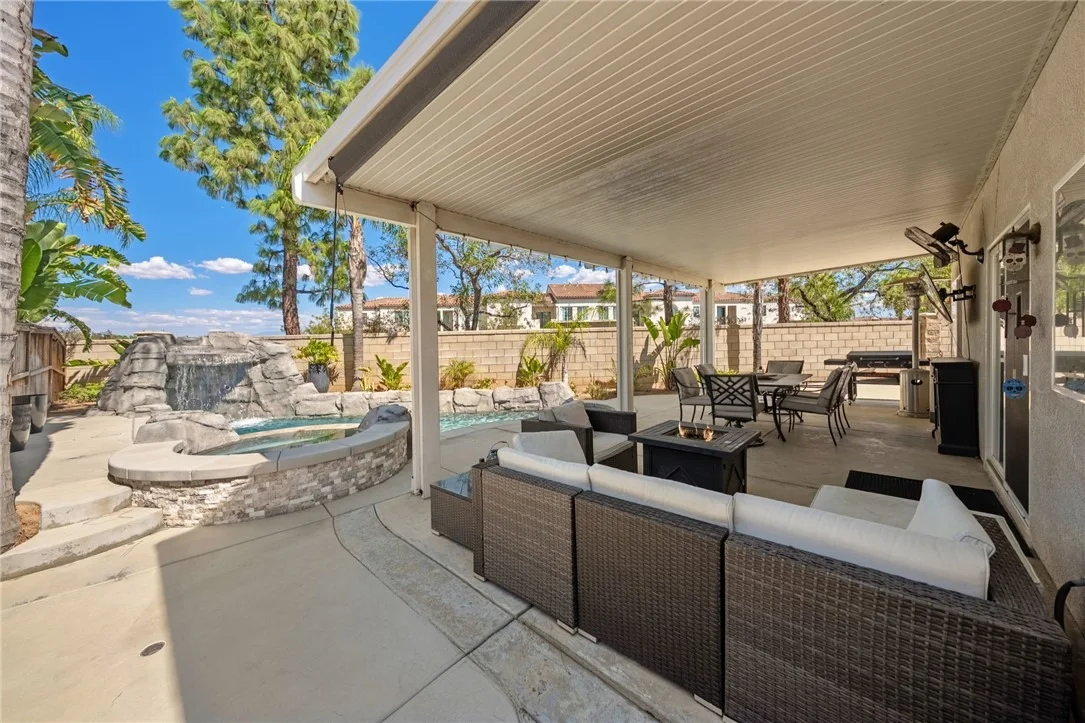 Photo of 26840 Redwood