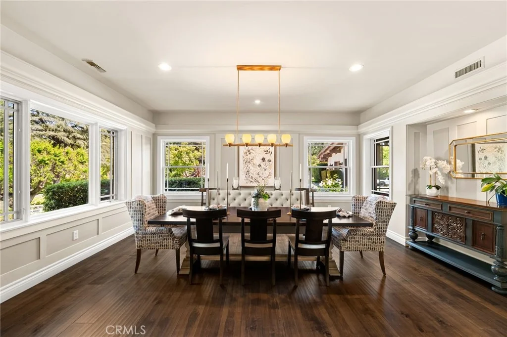 Photo of 1688 Dwight