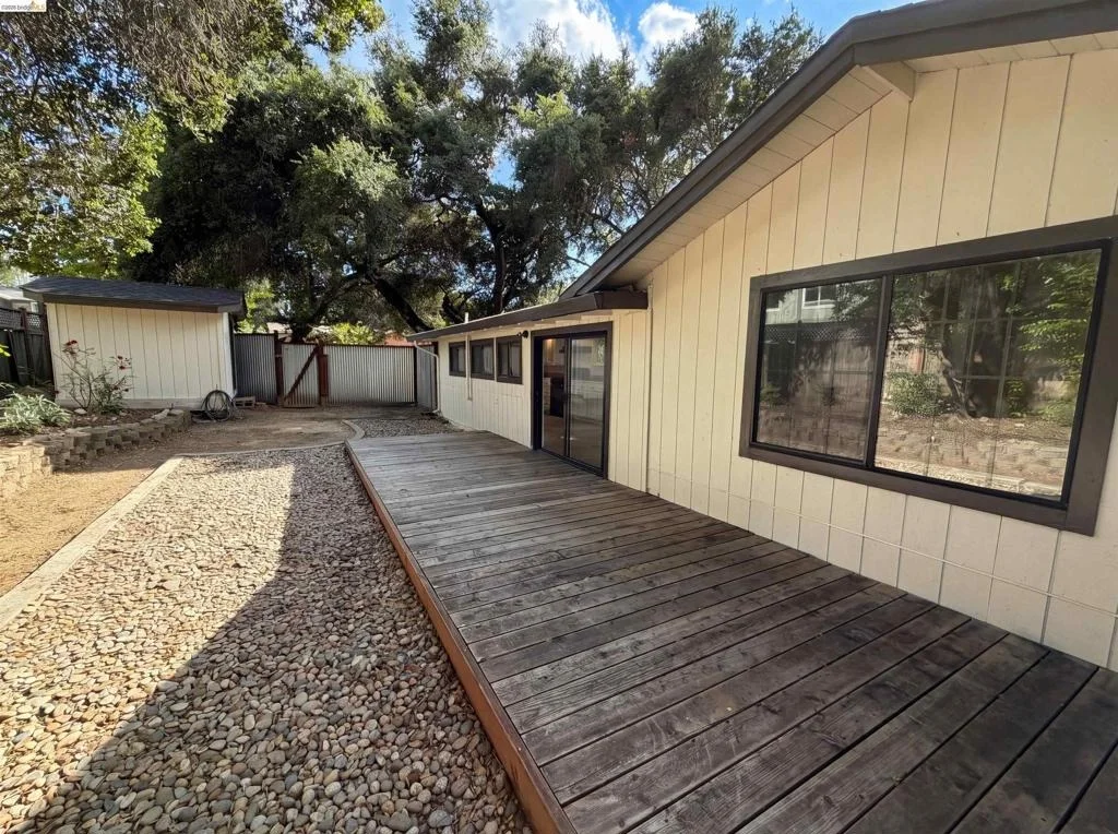 Photo of 155 Estates Dr