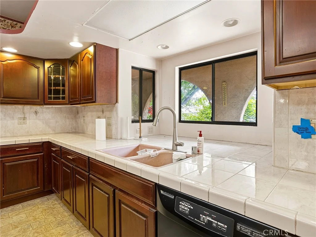 Photo of 836 N Parish Place