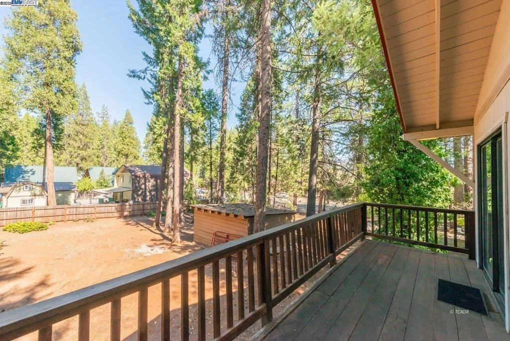 Photo of 230 Lakeview Dr.