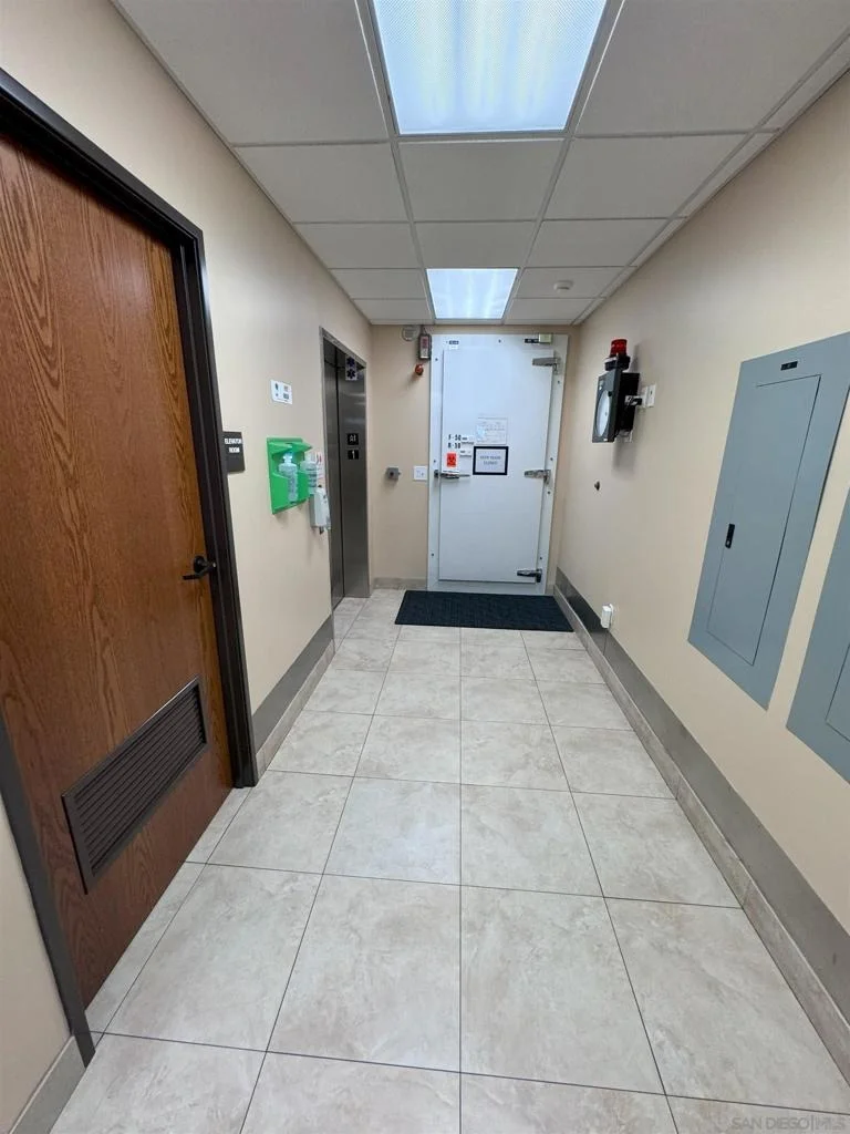 Photo of 1068 Broadway