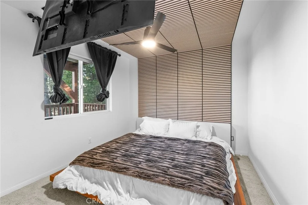 Photo of 23377 Crestview