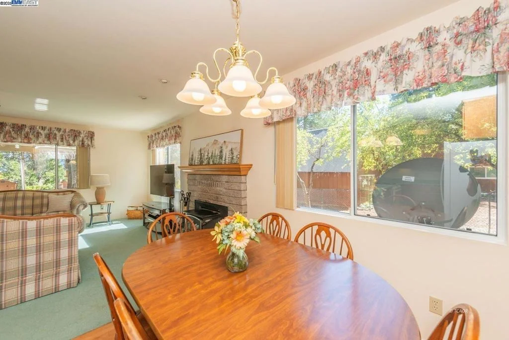 Photo of 230 Lakeview Dr.
