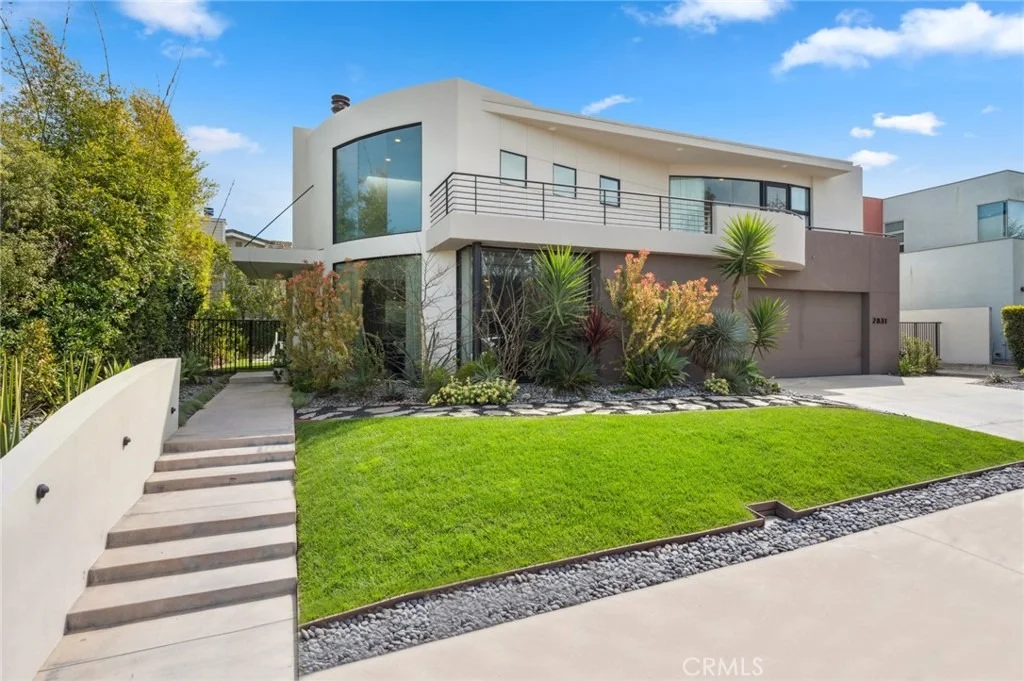Photo of 2831 Ridge Drive