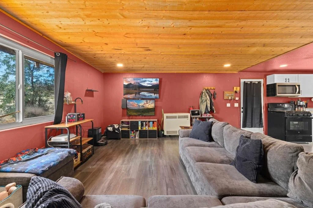 Photo of 2156 Ruby