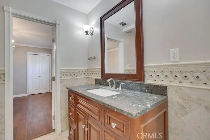 Photo of 422 W Ada Avenue