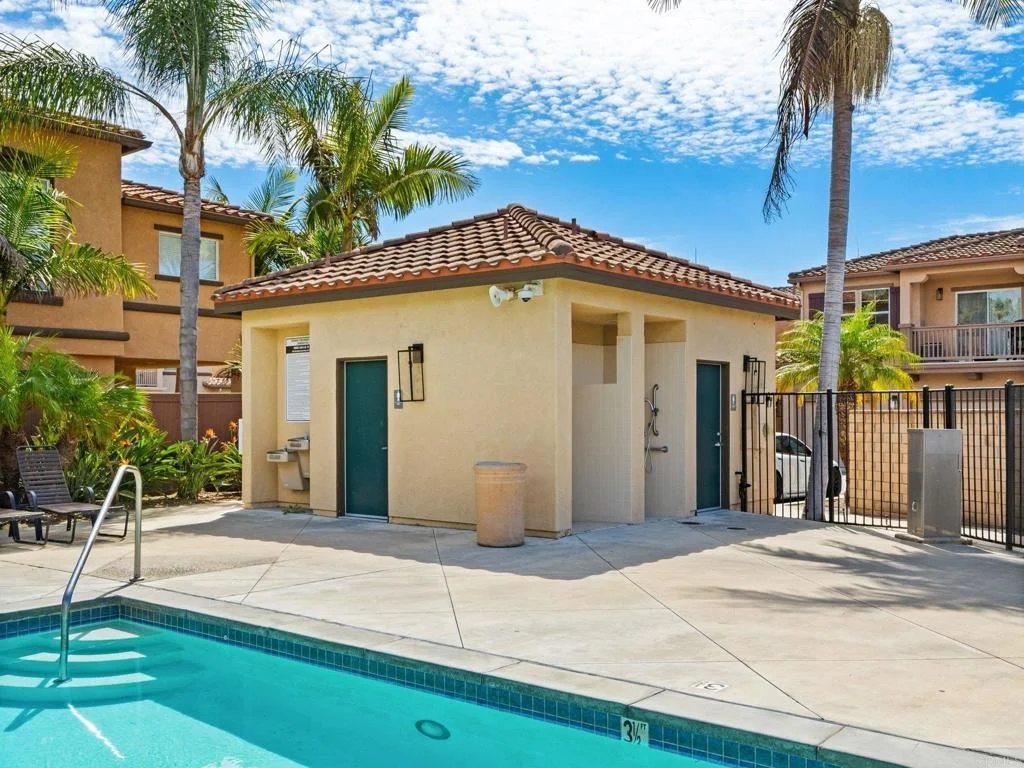 Photo of Unit 4 at 625 Sumner Way